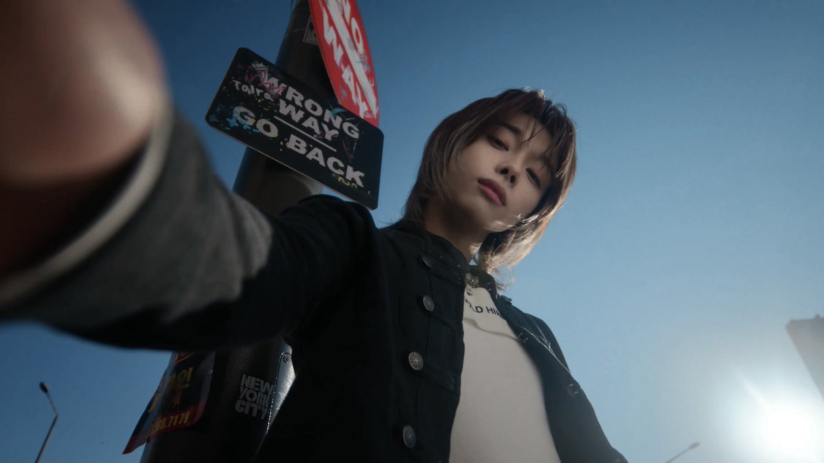 aprilblu3's tweet image. taira’s shots from the music video 🧎🏻‍♀️🧎🏻‍♀️

#TUNEXX #튜넥스
#TAIRA #타이라
#SET_BY_US_ONLY
#내가_살아있다는_증거