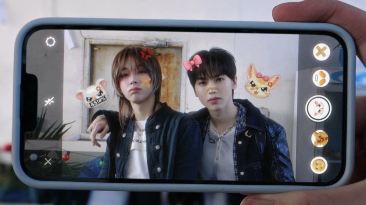 aprilblu3's tweet image. taira’s shots from the music video 🧎🏻‍♀️🧎🏻‍♀️

#TUNEXX #튜넥스
#TAIRA #타이라
#SET_BY_US_ONLY
#내가_살아있다는_증거