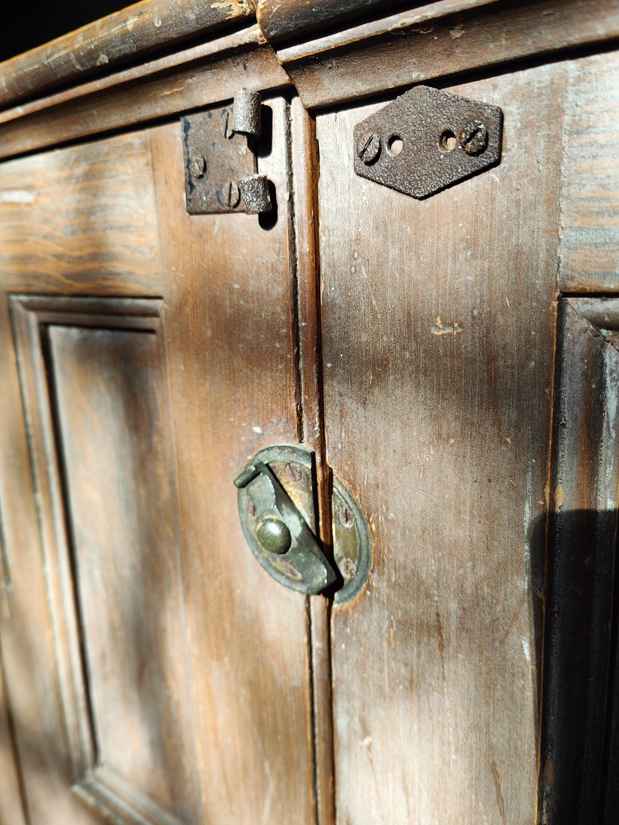 Matedwards7's tweet photo. Is it just me who likes to photograph little fixtures like these on the box pews at Mundon yesterday? Am I being just a little bit too nerdy? https://t.co/ucGJMllu79
