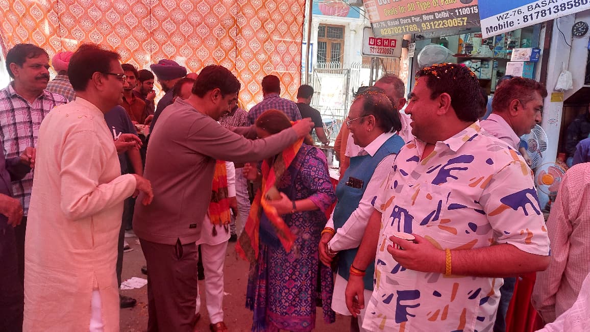 AlkaDhingra2106's tweet photo. 📍 #बसाई_दारापुर

बसाई दारापुर में #फैन_मार्केट_मैन्युफैक्चरर_एंड_ट्रेडर्स _एसोसिएशन द्वारा आयोजित #होली_मिलन #समारोह में शामिल होकर सभी साथियों को रंगों के पावन पर्व #होली की #हार्दिक_शुभकामनाएं दीं। 🌸🎨

आप सभी के जीवन में खुशियों के रंग, समृद्धि और आपसी भाईचारे की मिठास बनी रहे।
@DhingraMunish 
#HoliMilan #FanMarket #Basaidarapur #happyholi2026