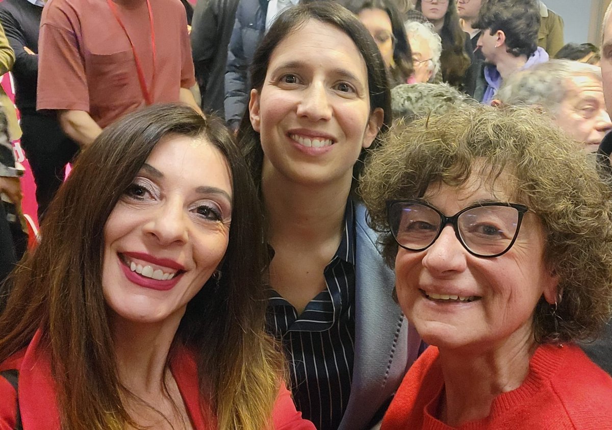 Stasera siamo insieme alla Segretaria Elly Schlein, per ribadire ancora una volta che #VotareNO significa #DifenderelaCostituzione!! 

Il 22 e 23 Marzo #VotaNO ‼️