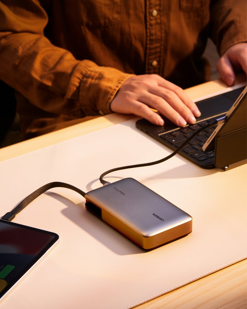 UGREENOfficial's tweet image. Whether you're traveling light or bringing your laptop #UGREEN has you covered. With both a 45W and 145W #powerbank with a built in USB-C cable you can keep everything charged without worrying about forgetting your cable
45W amzn.to/3NDOZ9g
145W amzn.to/45Er5Am