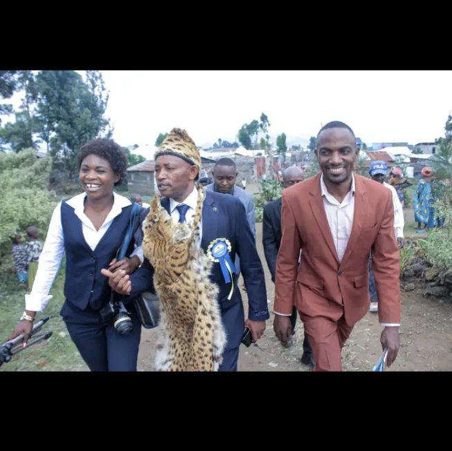 jeanneshaba's tweet photo. FORUM National des affaires coutumières: Plusieurs BAMI du Nk et sud siku  parmis ceux qui participent a ce forum à KINSHASA force à vous chers majestés, c'est pour vous l'occasion d'exposer les calvaires qu'ont vécus nombreux de vos collègues durent cette guerre. https://t.co/fcJMmQAKVw