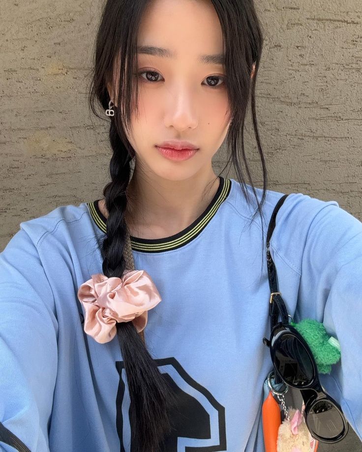 Gmm2027ซีรีส์ชายหญิงรีเมคเรื่องนี้ได้เลยนะพี่ถาซื้อลิขสิทธิ์ได้เลยมองเห็นแคสอยู่ใกล้ๆภาพตูเอสชัดมากอ่ะ พี่ถาซื้อหน่อย