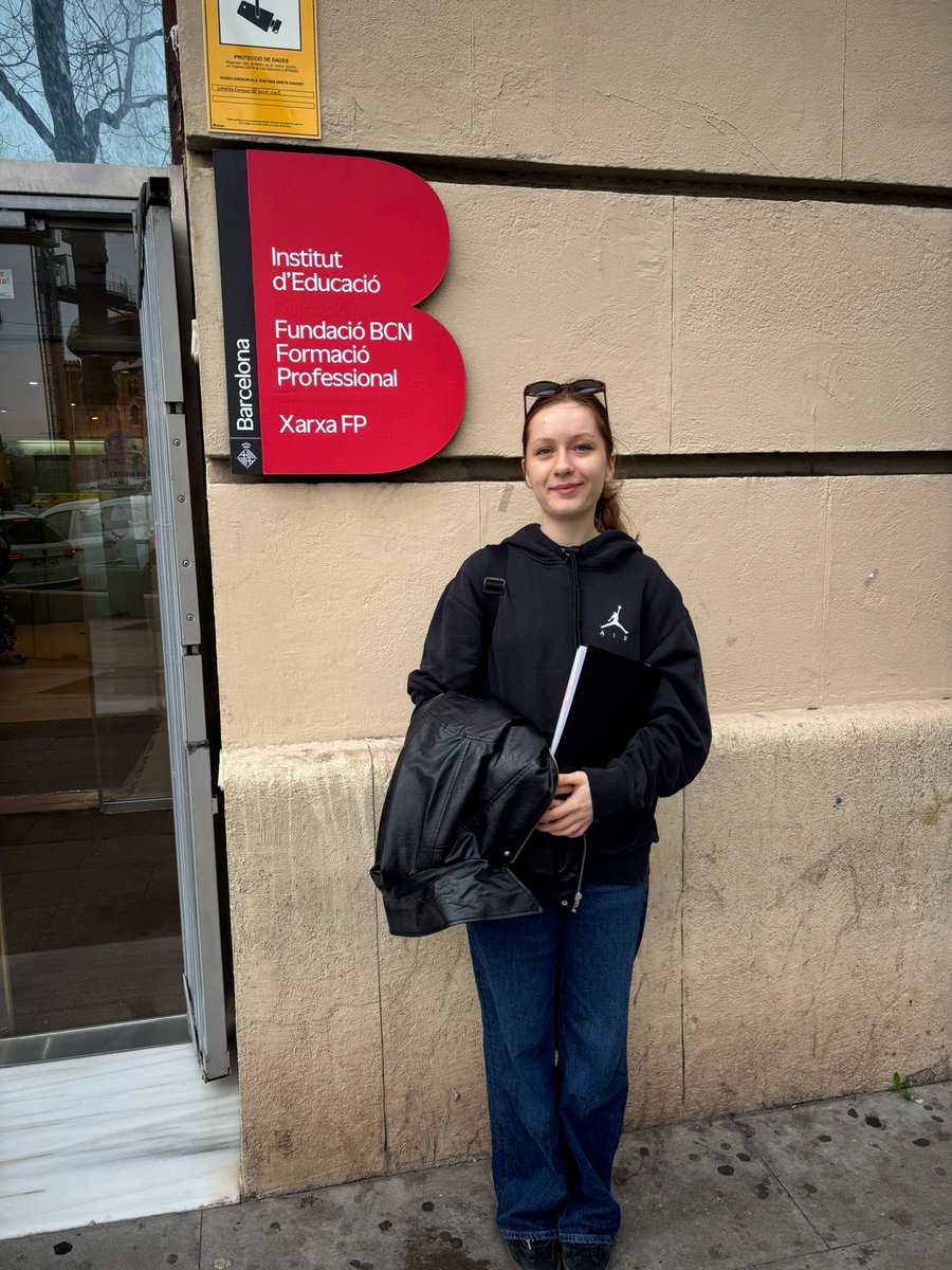 fundaciobcnfp's tweet photo. Erasmus a Barcelona!😄✈️ Continuem amb l’arribada d’estudiants al 2026 de les ciutats #xarxafp, com #Munich. L’estudiant realitzarà la seva estada formativa a Barcelona al sector turisme. Gràcies a @PrincessHotels per estar tan implicats en la mobilitat internacional @sepiegob.☺️ https://t.co/s5SXyrw2gn