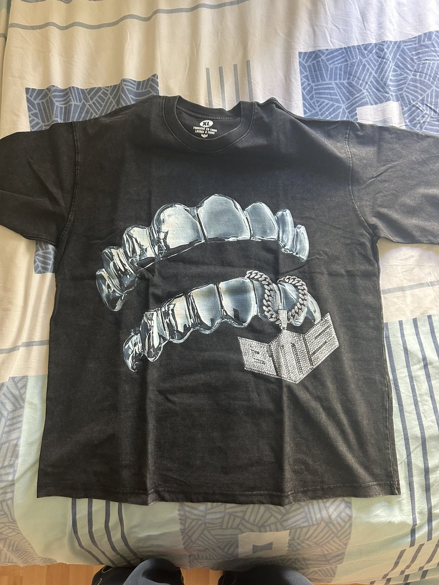 serizaawa_'s tweet photo. Et le t-shirt envoie de dingue Temaaaa ma fusée https://t.co/neGDeq3JO7