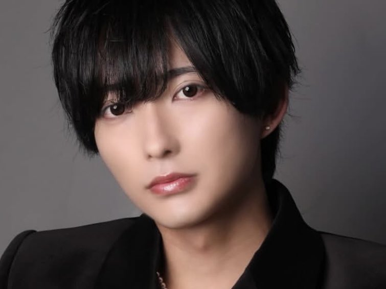 昼職ホス狂い tweet media