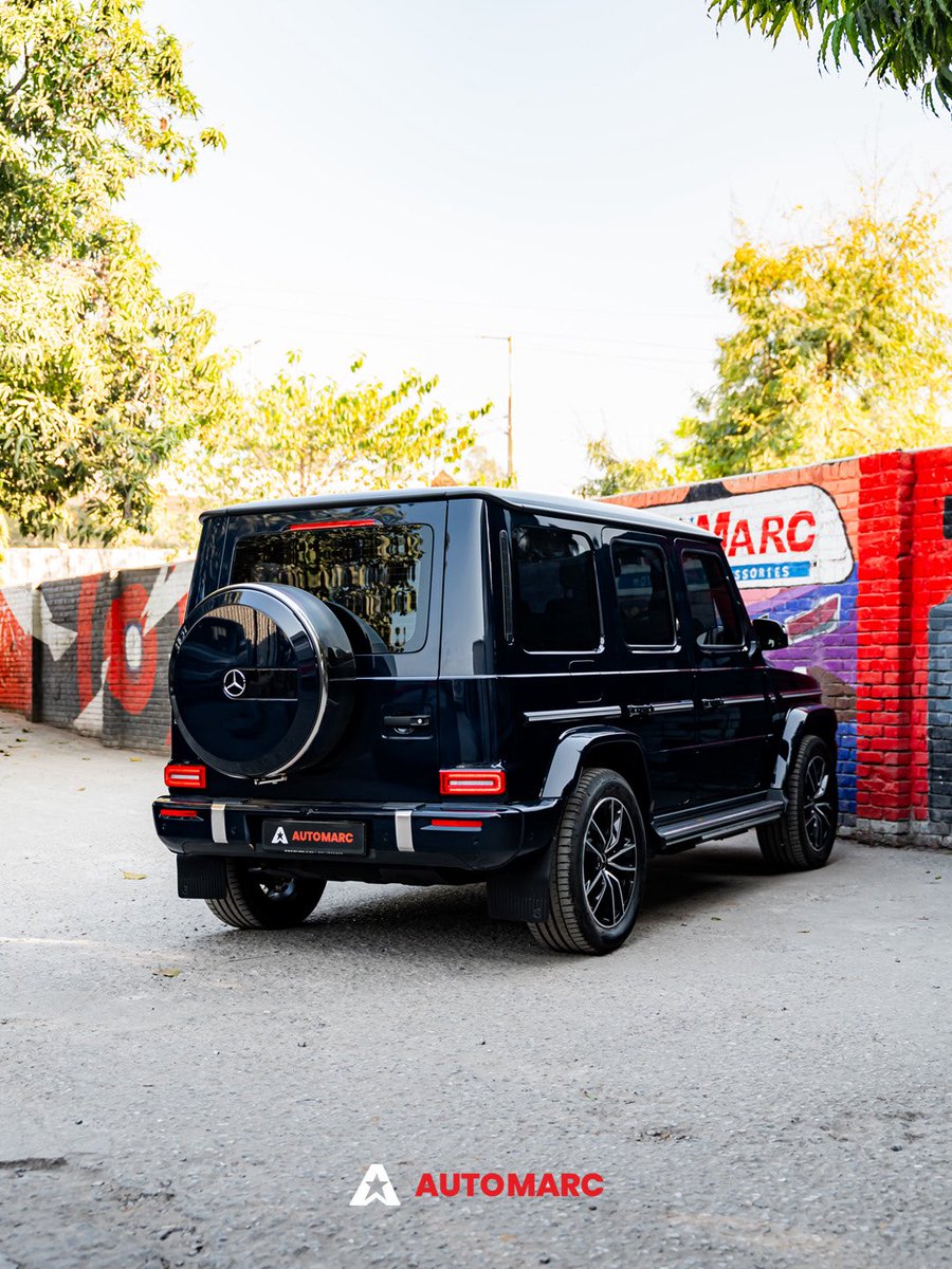 Heat blocked. Paint protected. Interior enhanced. The G 450 d just leveled up completely.♥️⚡️

Upgrades include:- 
➡️Premium sidesteps for effortless entry
➡️Heat reject sunfilm for privacy
➡️XPEL PPF for ultimate paint protection
➡️Bold red seat belts for that interior punch