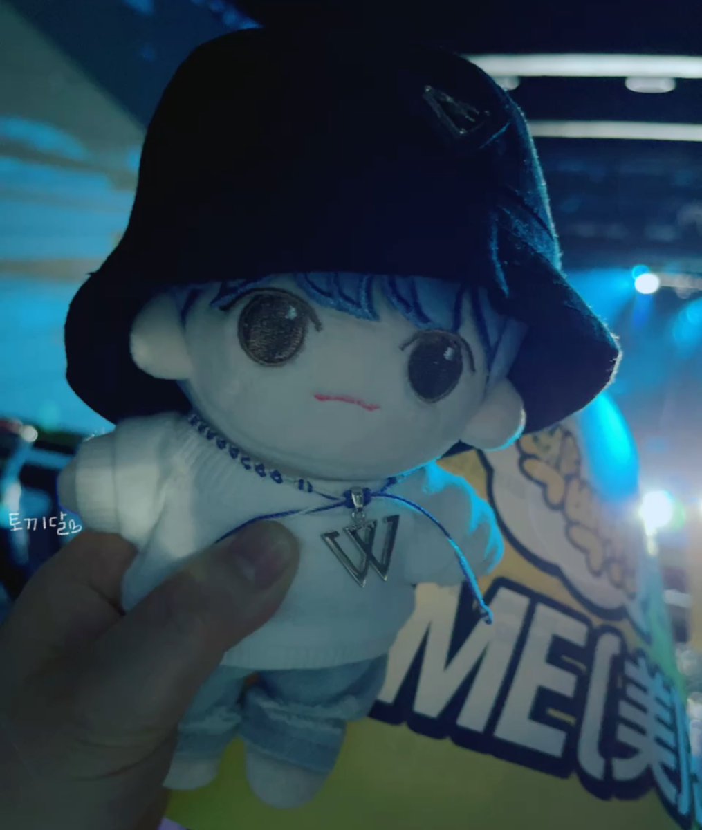 S2aurora_4's tweet photo. 강승윤 서울콘 순도 백퍼센트 공연💙

#위너 #강승윤 #YOON 
#WINNERDOLL #강베리
#PASSAGE2_CONCERT_TOUR https://t.co/eHTL7jKLKL