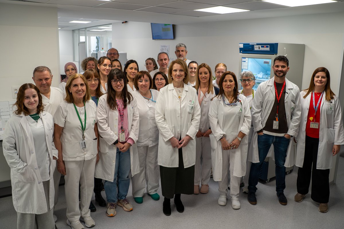 hospital_hvn's tweet photo. 🔝Felicidades a nuestro excelente equipo de Hematología por conseguir que su laboratorio sea el único de #Andalucía acreditado por @ENAC_acredita 
👩‍🔬 Somos los que contamos con mayor número de pruebas analíticas acreditadas por esta norma de todo el país. 
https://t.co/GisvlzcnmX https://t.co/HgmaQ856DV
