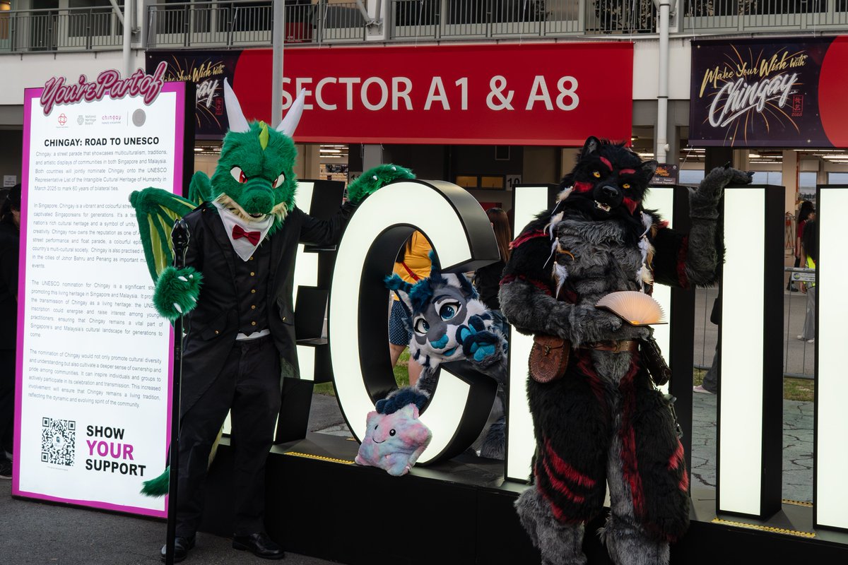 WulfricTaden's tweet photo. Furries at Chingaysg 2026! 😊
🐲: @kerac_fa
🐱: @FayeFranzen
🐺: @WulfricTaden
📷: @AndyPhotoOrca
#FursuitFriday #Fursuit #Chingay #Chingaysg https://t.co/ORuw4JPCvc