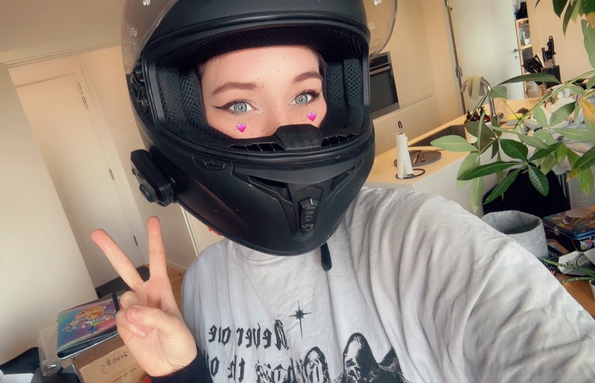 EmilyCreative tweet media