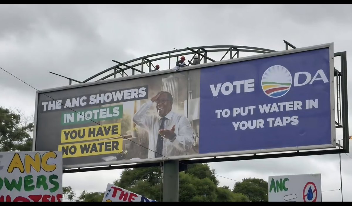 The DA's latest billboard in Gauteng. A simple juxtaposition, easy message nothing more needs to be said.
The ANC is effectively doing the campaigning for the DA right now.
Has anyone seen the ANC conduct any campaign yet, a message maybe, a thing, an anything, at all?