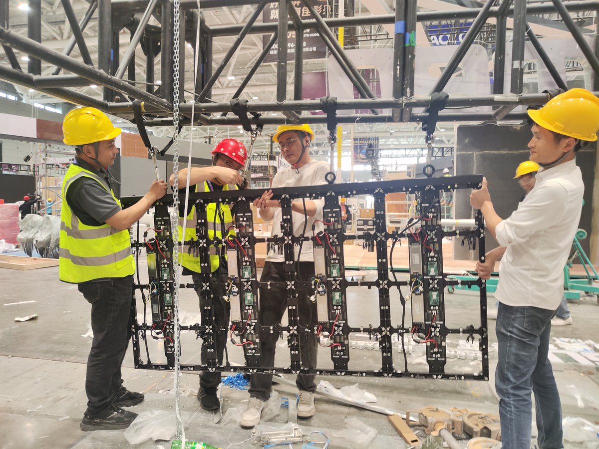 EsdlumenLED's tweet photo. ISLE 2026 | Booth Setup in Progress
From an empty hall to a precision-built display space — our team is moving at full speed on site. 

Engineered. Installed. Tested. Every detail executed with quality.

📍 Booth No. 7-B05
⏳ Only 1 day left, see you at ISLE 2026.

#ISLE2026 https://t.co/DKSGLqrCpd