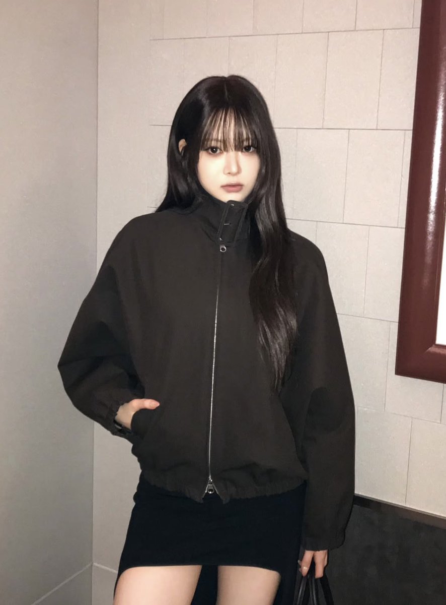 eun10lee's tweet photo. 大人ウンチェちゃま やばい綺麗 https://t.co/yhC0wKpws9