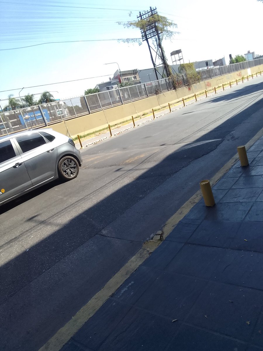 pablocigoj's tweet photo. @3framos @dievalen @Municipalidad3F @pcasna @solnad Muy importante!Av Maipú 4241 y Maipú 4305, Ciudadela. Frenadas bruscas que se escuchan a una cuadra, autos que saltan porque no se ven los lomos de burro. Por favor repintar libras diagonales amarillas sobre los lomos en avenida https://t.co/eVwJspkB8t