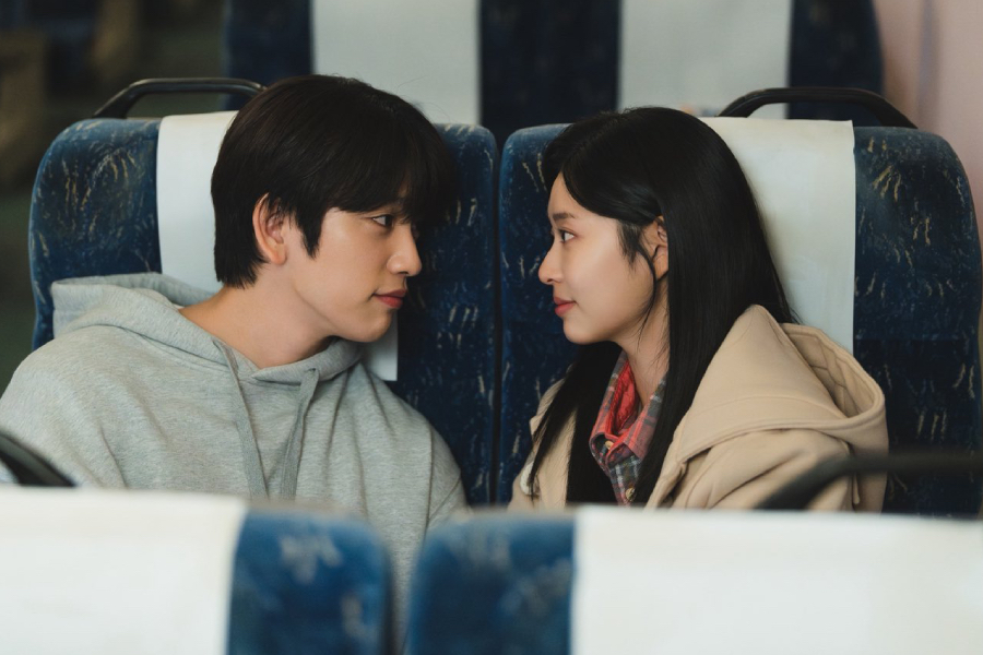 #ParkJinyoung And #KimMinJu Rate Their Chemistry 100 Points And Reflect On Their Characters’ Bond In “#StillShining”
soompi.com/article/182252…