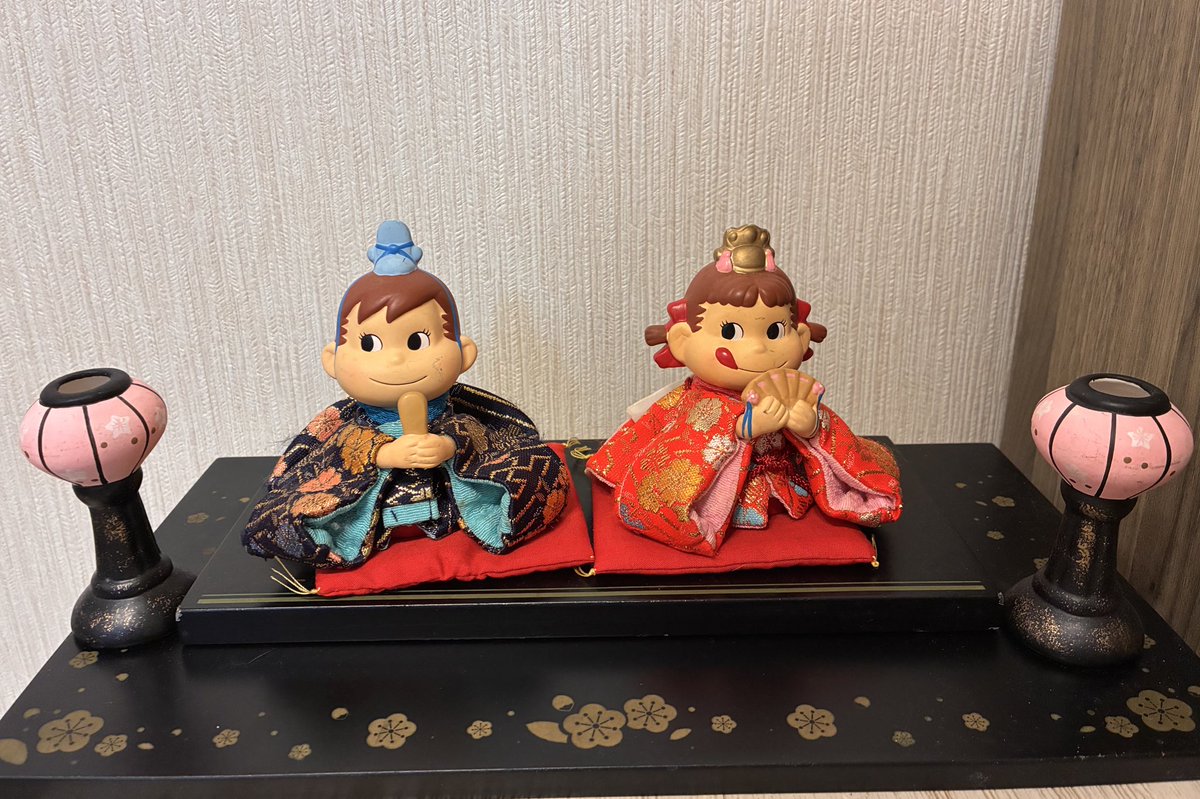 うちの雛人形は従姉妹にもらったペコちゃん雛。子供の爲に毎年出して