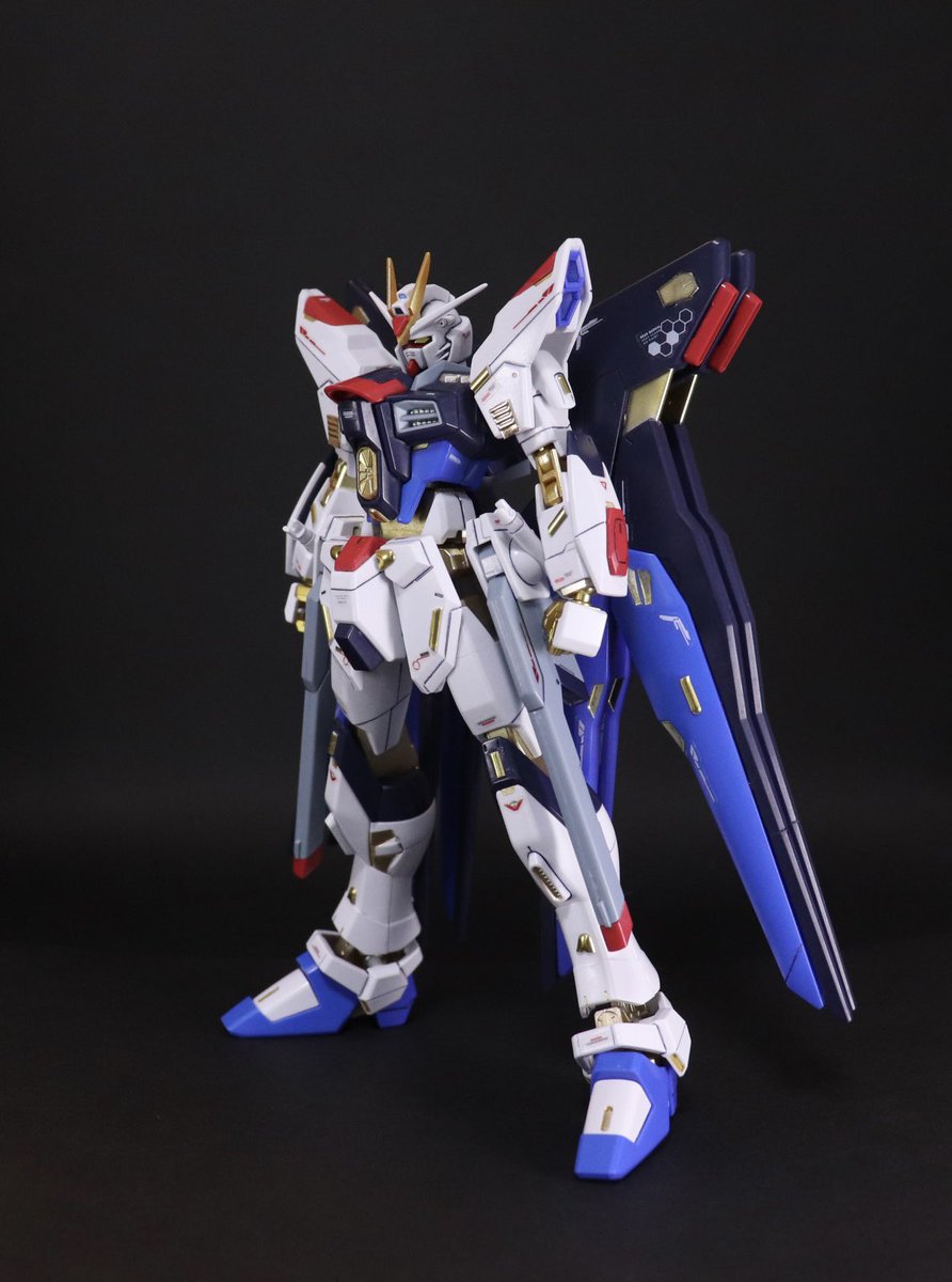 046aKxzWnEsaQOv's tweet photo. 2025年8月製作
HGCEストライクフリーダムガンダム

金属パ��ツによるディテールアップに挑戦
MGEXに感化され、HGでもそれっぽくできんかとゴールドマシマシ試行錯誤
もっとマシマシでもよかった

#ガンプラ好きと繋がりたい 
#ガンプラ
#過去作
#ストライクフリーダムガンダム https://t.co/7RR2Tu3e7S