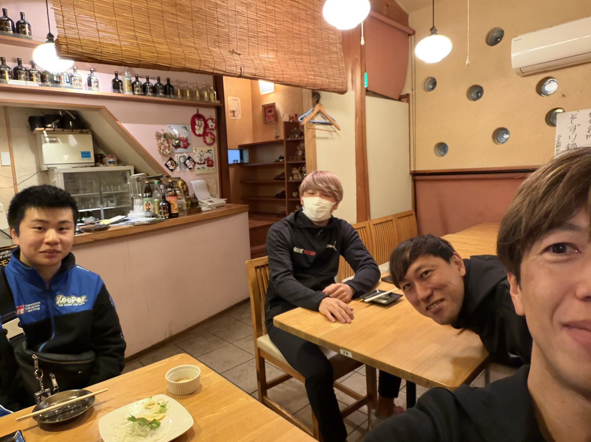 リクトとご飯食べてたら、横の予約席にまさかの石浦たち来たんですけど。
#SUPERGT