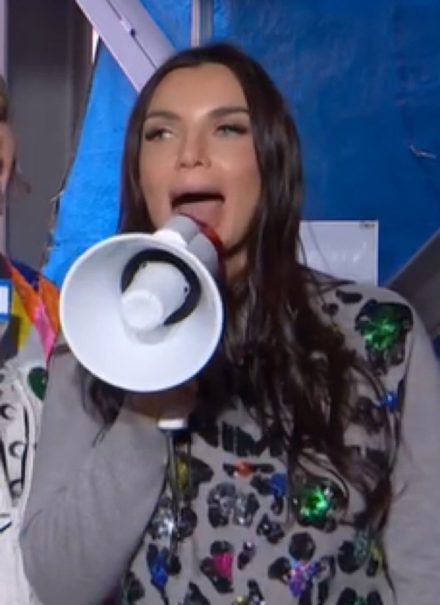 ElettraLambo's tweet photo. Che belva si sente oggi?!?1,2,3,4?! 🤣🤣🤣 https://t.co/kFyWT7Qy4k
