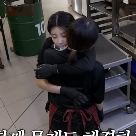 yyang2__'s tweet photo. 워니는 롱이 옆에서 한번도 언니가 아니엿던적이없엇는데 하필너무귀엽게생겨버려서ㅜ.ㅜ 롱이가 더 언니같다는 말 들을때마다 얼마나 억울할까 롱이옆에가면 세상에서 젤 언니같은 아이인데 https://t.co/DjGooDKxIZ