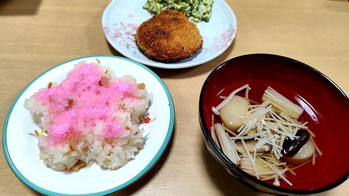 Jake_Nabe's tweet photo. ひな祭りじゃー！！！ https://t.co/2vxhkBk8xG