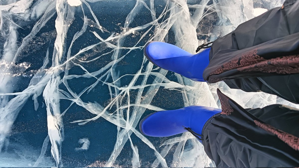 Feels so weird standing in the middle of a lake 200 metres deep. A few years ago we were on a boat in this exact spot!