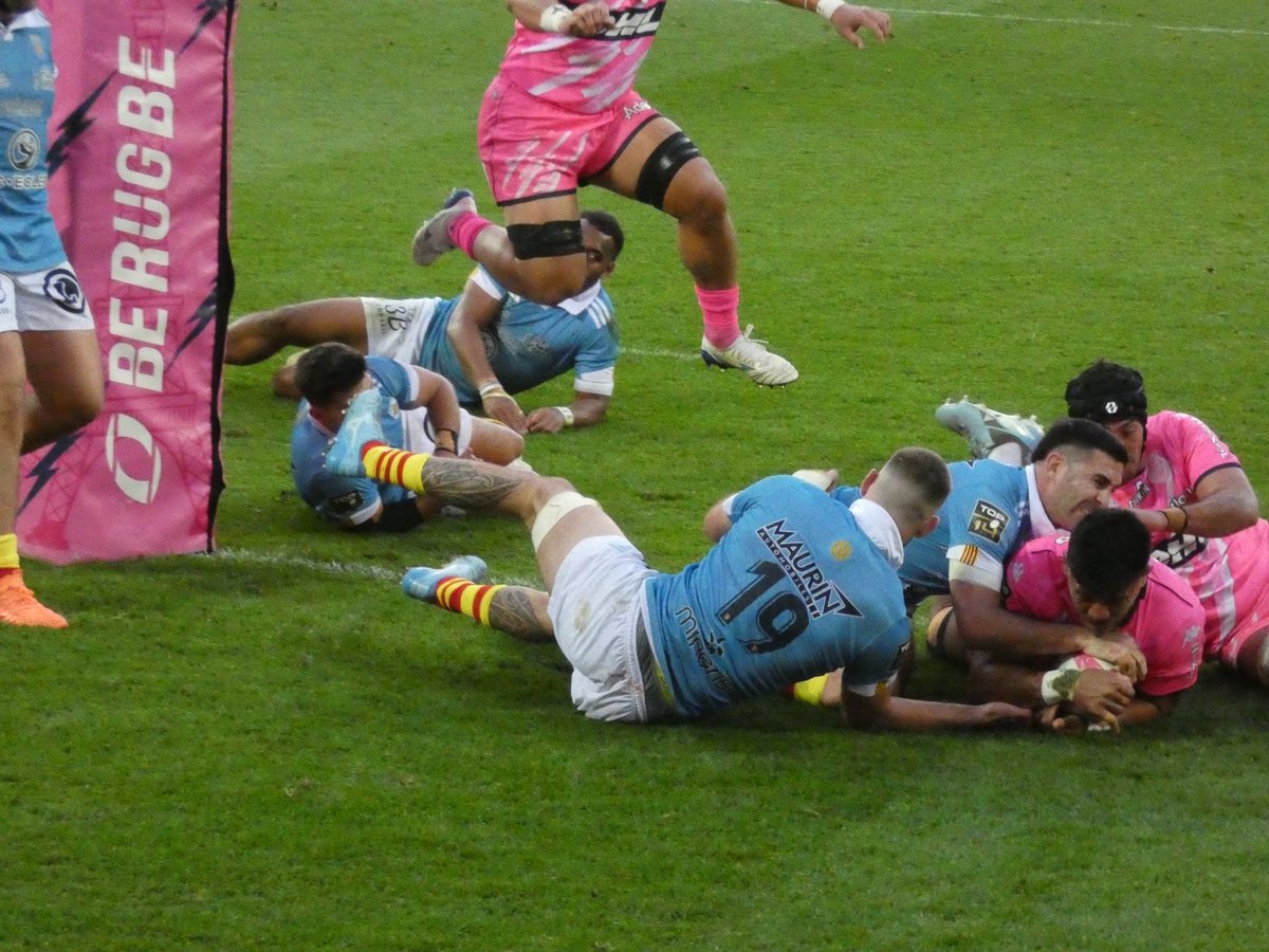 LesTitisdelOval's tweet photo. Les Parisiens se sont imposés samedi dernier face aux Perpignanais 42-21 ⚡️⚡️⚡️ #SFPUSAP https://t.co/uZWNAeYp4K
