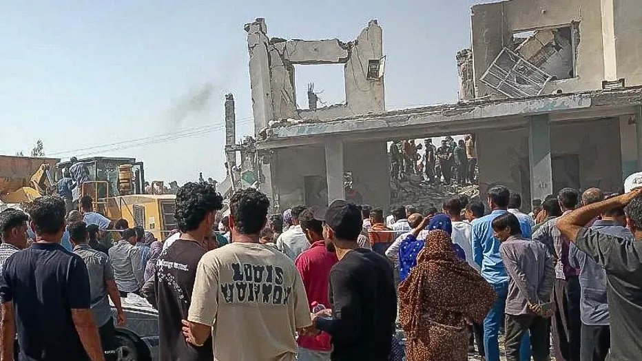 【速報】イランは米国とイスラエルを戦争犯罪で非難している。

両国が民間インフラを意図的に標的にしたと述べている。

外務省報道官のエスマイル・バカエイは、これを「民間インフラ、医療施設、学校、メディア機関の意図的な標的化と破壊」と呼んだ。