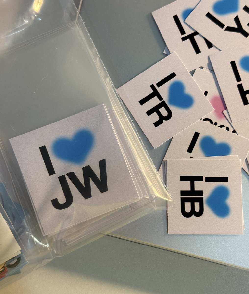 nyanghamz's tweet photo. 2026 zerobaseone world tour [here&amp;now] encore in seoul freebies #제로베이스원 앙콘 나눔 

⭐️ 핀뱃지, 스티커 ⭐️

🤍 3/13, 3/15 (3/14 중콘 아직 잘 모르겠어요)
🤍 수량: 핀 120개 스티커 200개 (더 추가될수도)
🤍 장소 당일에 공지할게요
🤍 인증: rt + like

맞나눔 dm 주세용! https://t.co/H1MRy0n8EK