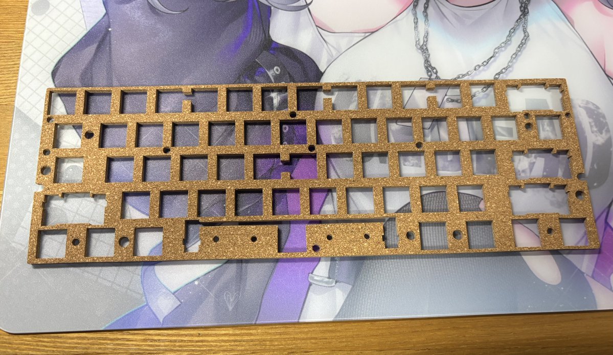 今回はコルクフォームを試してみる
いい音が鳴りますように🙏