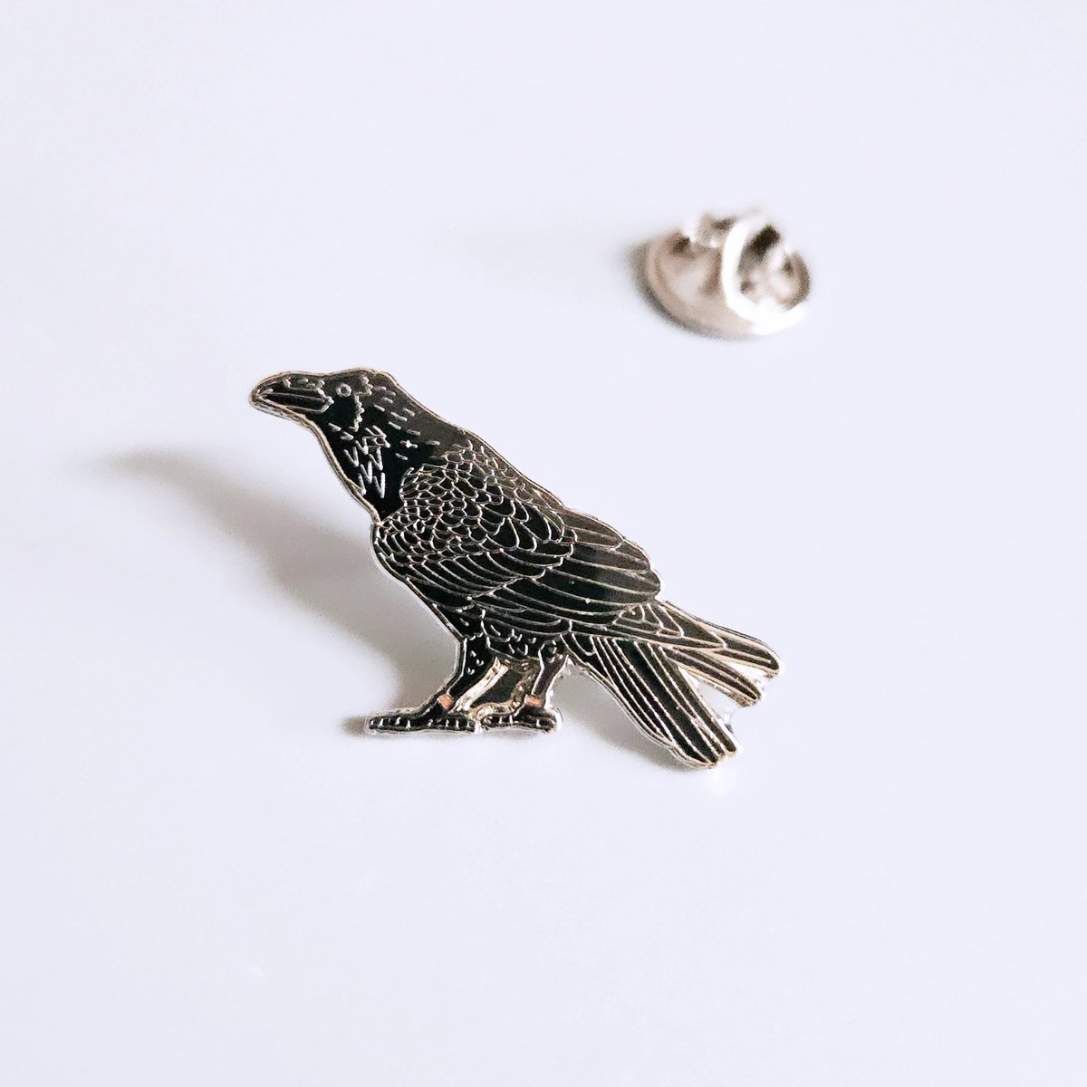 onestopbadges's tweet image. Wilderness in miniature - 30mm Soft Enamel Badges  

#BirdsOfPrey
#Raven 
#CustomPins 
#EnamelPins
#WildLife