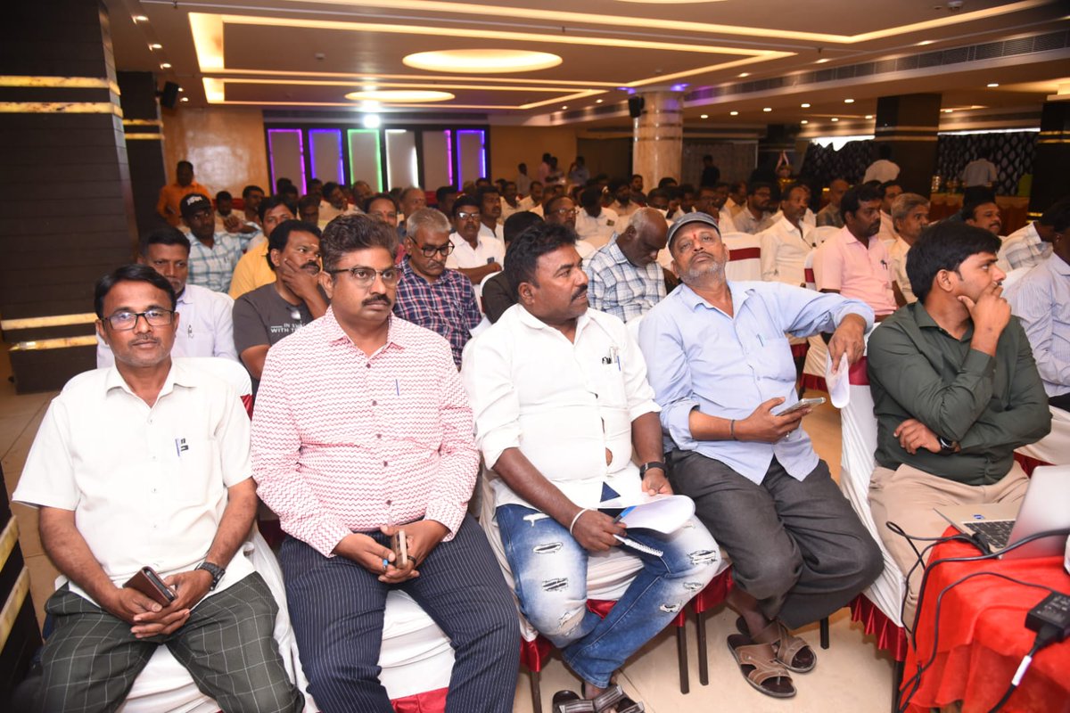 వార్తాలాప్‌లో కేంద్ర ప్రభుత్వం నూతనంగా తీసుకొచ్చిన ఉపాధి హామి పథకం పై పాత్రికేయులను ఉద్దేశించి ప్ర‌సంగిస్తున్న శ్రీ. గోపీచంద్, CQCO #MGNREGA.
 #Vartalap #Chittoor #125daysGuarantee_G_RAM_G