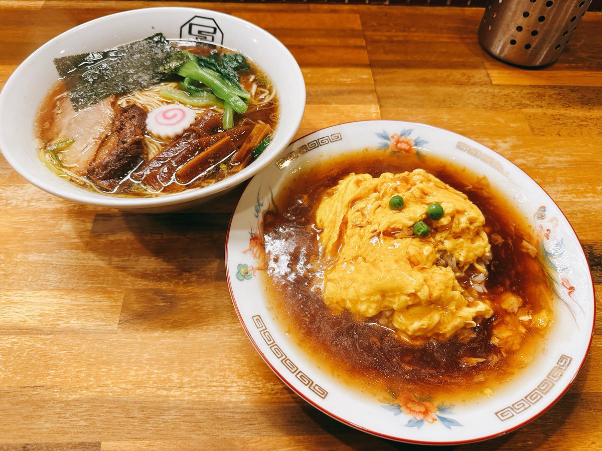 【先日の一杯】
限定 しにやす定食仲松屋 天津飯セット＋麺マシ100g＠麺と飯 ソウハチヤ（泡瀬）
いやー、頭おかしいよね。
麺マシ込みで1080円よこれ。
醤油ラーメンのシンプルさ、麺マシにしたらこんなに増えたっけ笑
天津飯の餡もしんどくないほど良い感じ。
お腹も心も大満足。