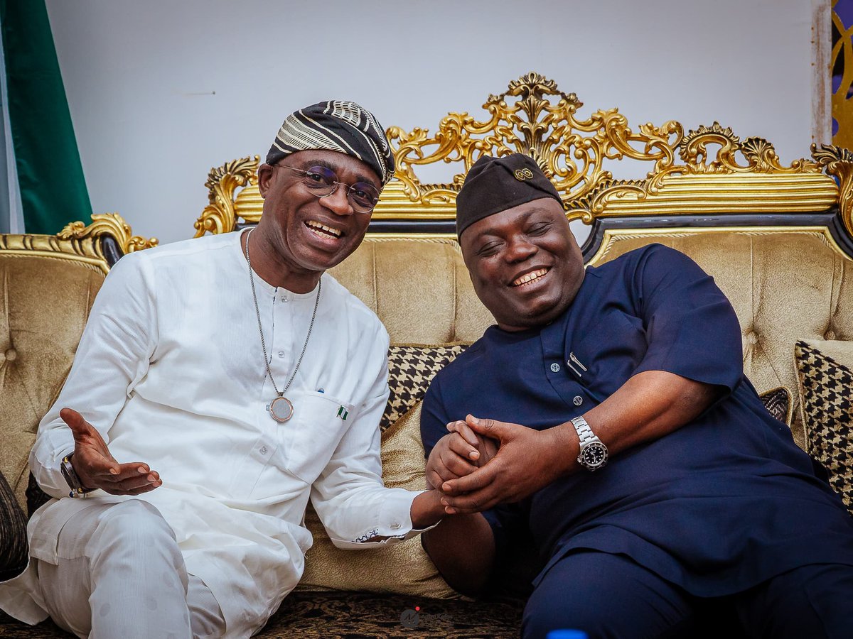 GovAgbuKefas's tweet photo. Yesterday, in Wukari, the Governor of Benue State, H.E. Hyacinth Alia, joined a high-powered meeting aimed at finding lasting solutions to the crisis affecting parts of the two neighbouring states. 

The meeting was attended by delegations from both states, led by myself on one hand and my Benue counterpart on the other. 

After our engagement, we proceeded to Abako in Benue State and Chanchanji in Taraba State to meet with the internally displaced persons in these communities. 

As a government, we will continue to work round the clock to make our communities safer for all — locals and visitors.

 #MovingForward