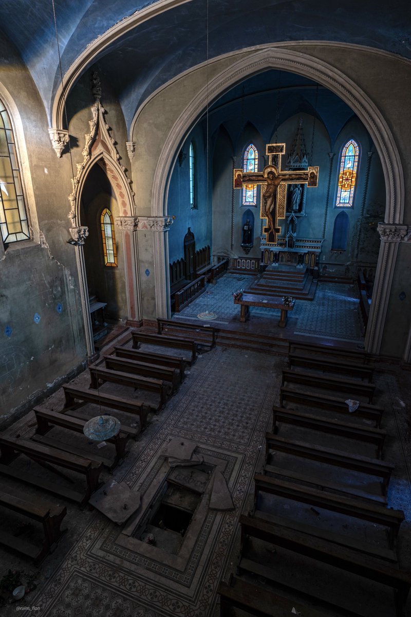 urbex_flan's tweet photo. フランスにある世界一美しい教会の廃墟。

あまりの美しさに圧倒された https://t.co/kb5fuFboS9