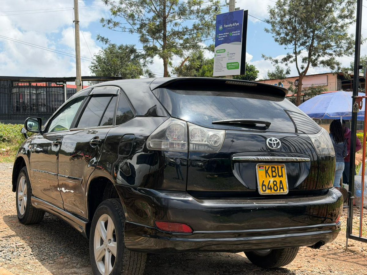Derrickdgm's tweet photo. Toyota harrier 2.4 cc 2008 model, 2WD.kes.950k slightly negotiable. 
On kiambu road.
WhatsApp only 0724470505. https://t.co/0efjFVxB4W