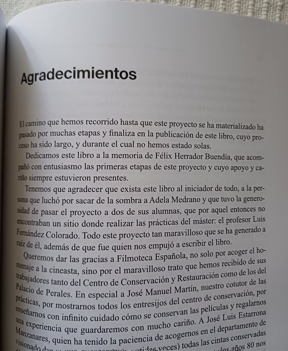 maria_runner's tweet photo. Por fin podemos decir en voz alta que nuestro libro ya es real. Este proyecto nació para visibilizar y poner en valor la figura  de la cineasta y docente Adela Medrano García. 

El libro se puede adquirir en https://t.co/Ymy63No2TC https://t.co/H8KHWm5F0z