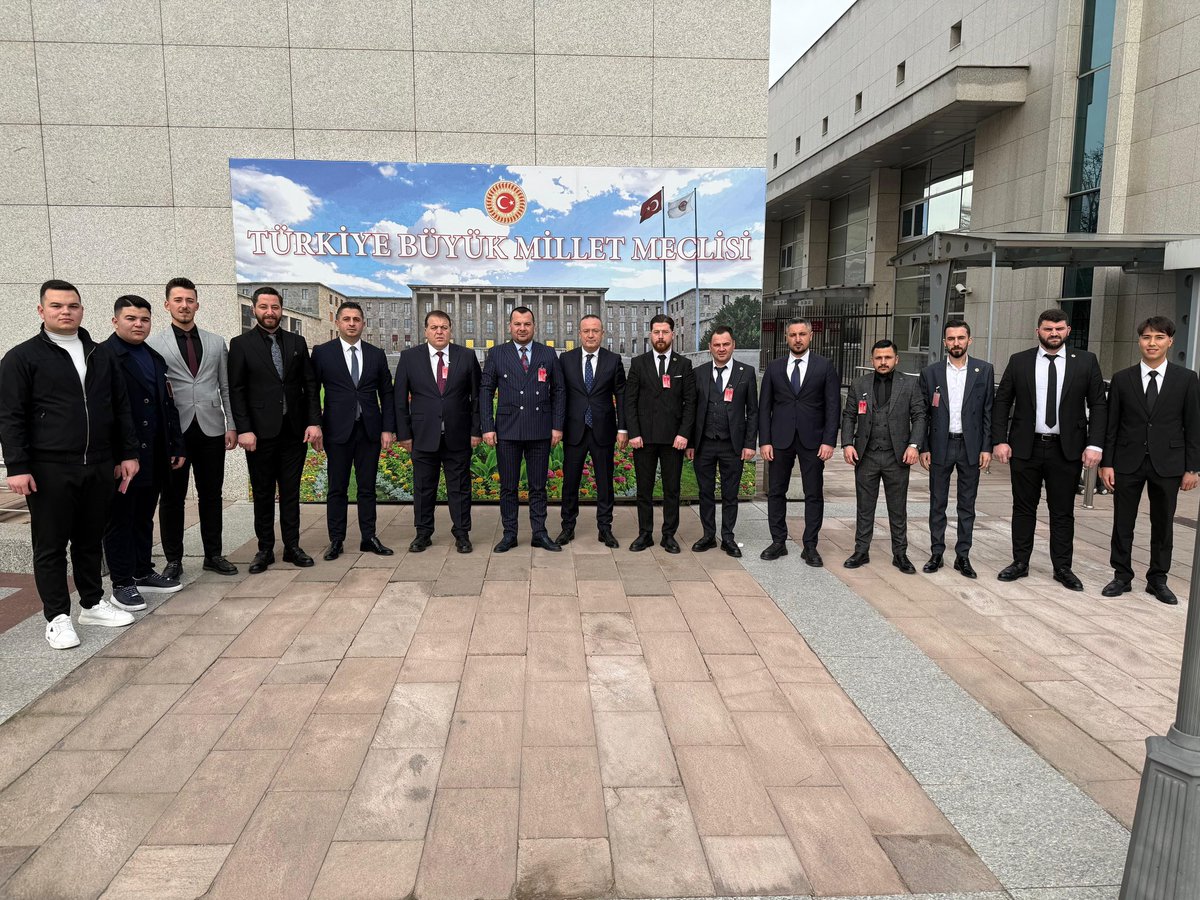 Bilge Liderimiz, Genel Başkanımız Sn. Devlet Bahçeli Beyefendi’nin teşrifleriyle gerçekleştirilen MHP TBMM Grup Toplantımıza, İlçe Başkanımız Sayın Satılmış Ezandemir, Yönetim Kurulumuz ve Belediye Meclis Üyelerimiz ile birlikte katılarak toplantıda hazır bulundular.