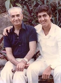 شاه میاد به کشورش 
کل ایران پشت سرش 

جاوید شاه👑
#KingRezaPahlavi