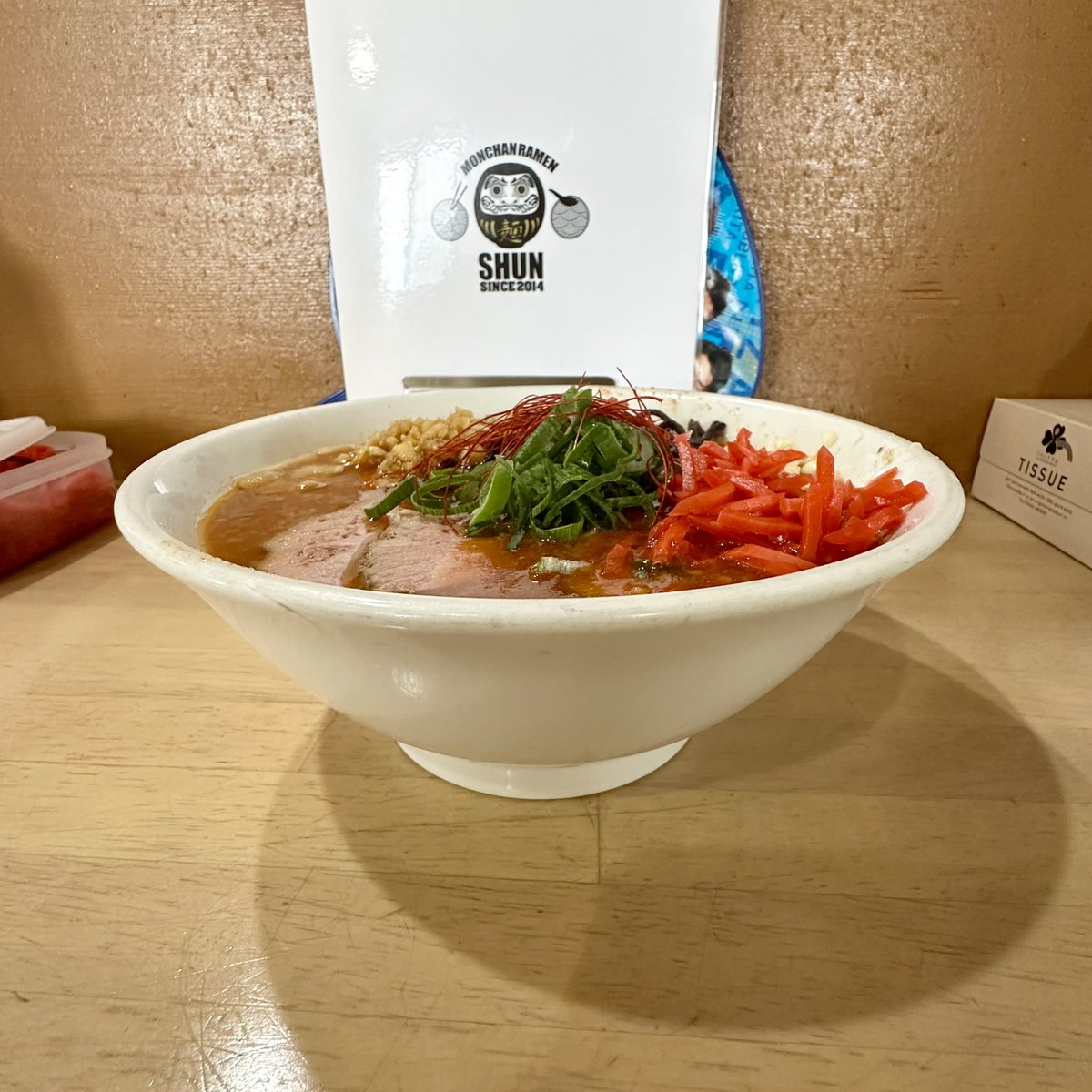 x3CEAqEbFH79CmB's tweet photo. 【SHUN】
豚骨ラーメン赤’辛味
sv大蒜×紅生姜
【2026.068.033】

今日も迷わず連食ラー！！
この地区No.1喰らいに※主観(笑)
しっかり辛いまろやかスープに大蒜⭕️
#秋田県由利本荘市
#MONCHANRAMENSHUN https://t.co/807NRUehvt
