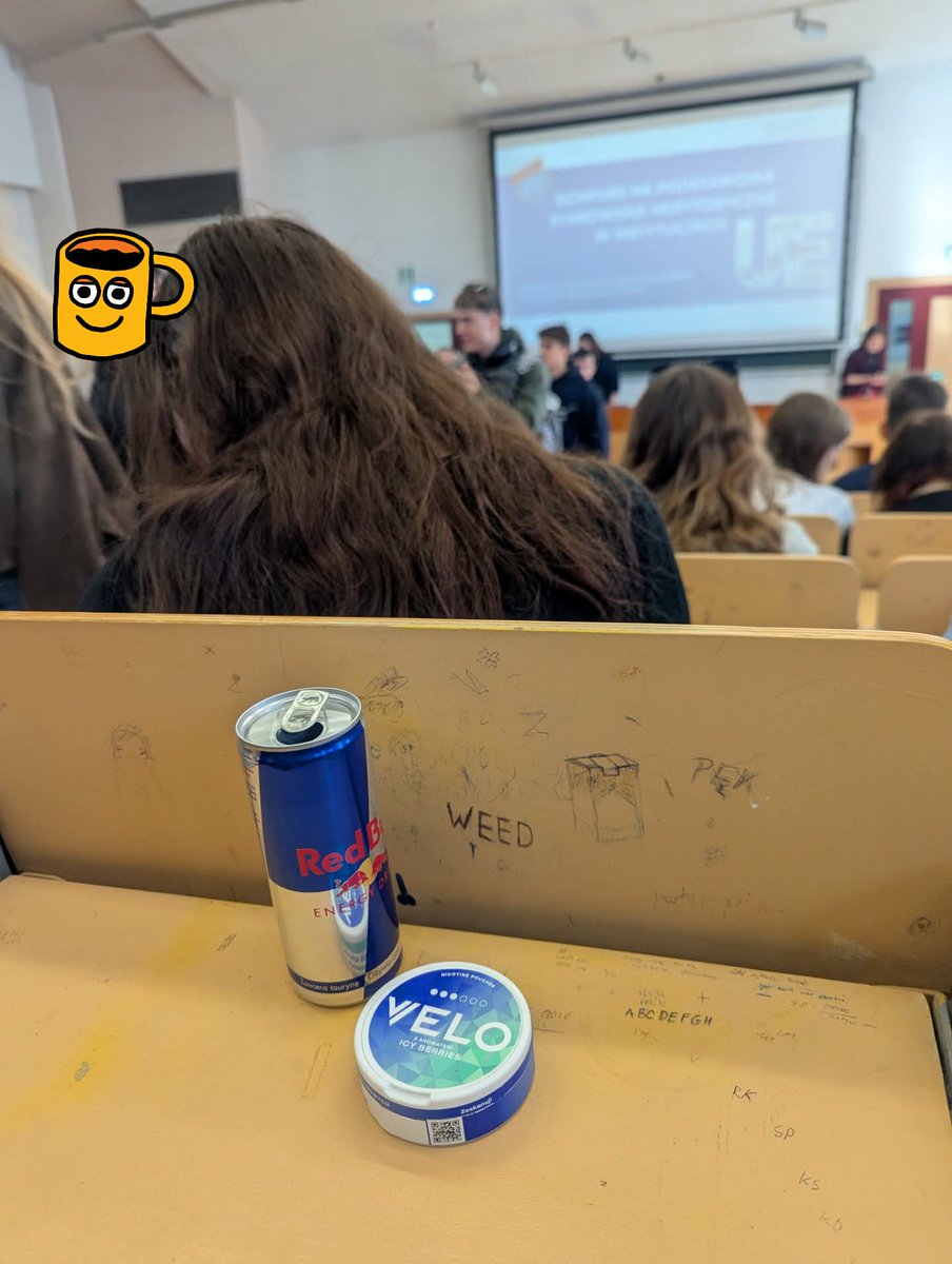 egzystencja0_0's tweet photo. Tzw śniadanie mistrzów https://t.co/uF72JpBqDd