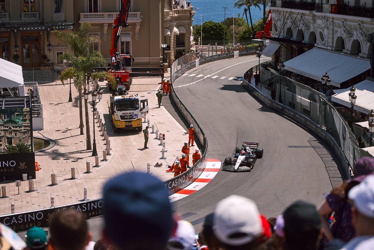 🎟️✈️🛏️ tweet media