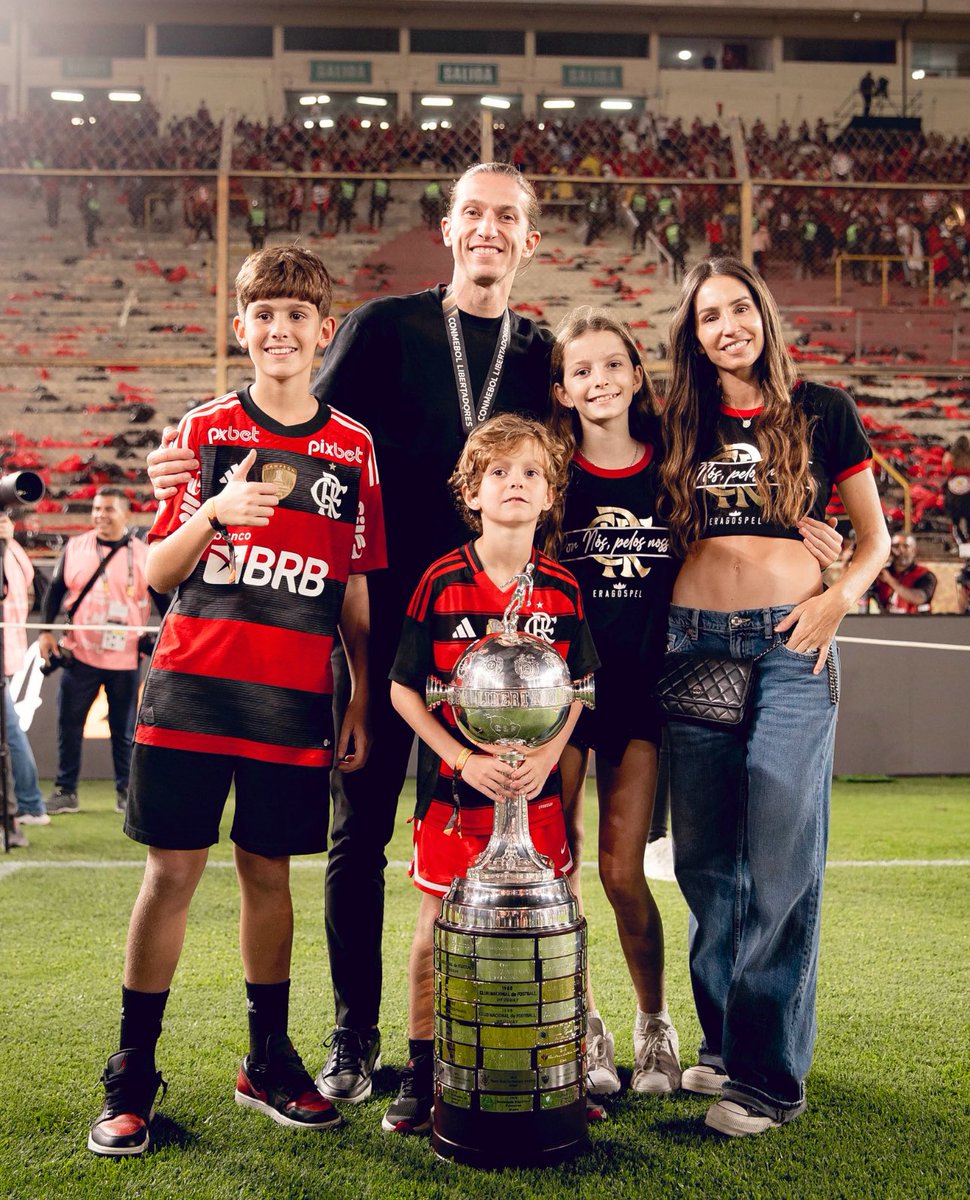 AmorDaNacao's tweet photo. Um dos maiores da história do Flamengo!

Ídolo sagrado! https://t.co/Nyhqw6h5Pl