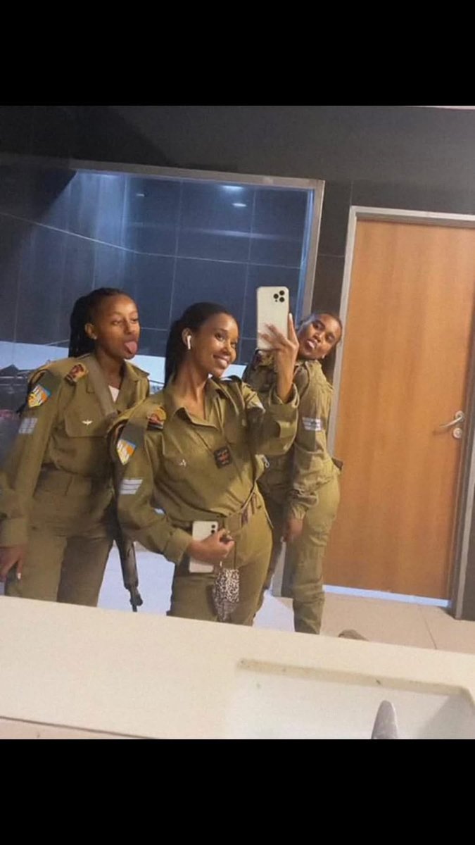 baum_p's tweet photo. Israel are shit at apartheid https://t.co/hwgtDKN6ic
