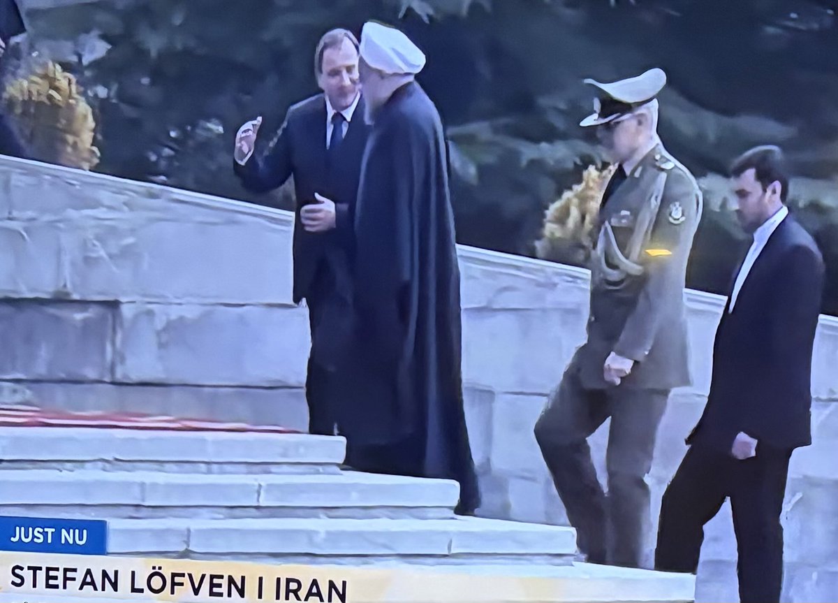 RunarSogaard's tweet photo. OBAMA SKICKADE KHAMENEI 1,7 MILJARDER USD,
JOE BIDEN SKICKADE AYATOLLAN 
6 MILJARDER USD, 
PRESIDENT DONALD TRUMP SKICKADE ALI KHAMENEI TILL HELVETET…

https://t.co/Zda8tnGwoz

@CBildt 
@carlbildt 
@hanifbali https://t.co/3fuLHBPLPY
