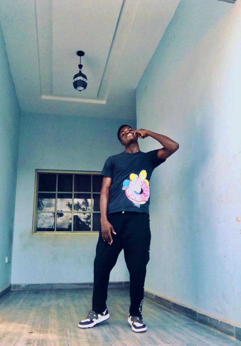 deji_ogundipe's tweet photo. Blessed to see 26 🎂
Y'all show me love ❤️ today 🙏🏽🥺 https://t.co/KOO3f9P5Ht
