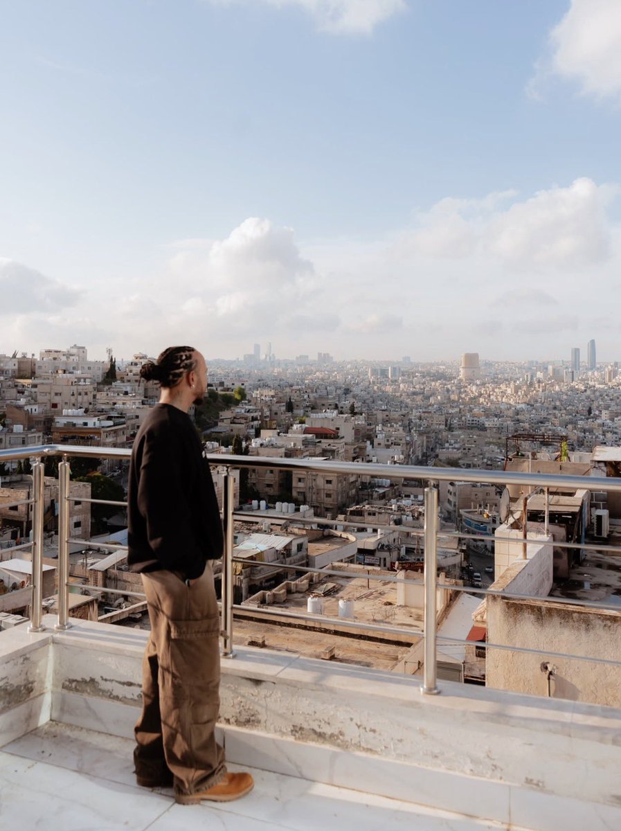 🗞️ | Lewis Hamilton on the conflicts happening around the world:

“We certainly haven't made any progress, the world seems like chaos. New conflicts are constantly breaking out, there are leaders who divide instead of uniting. Social media are powerful tools, but they can be used