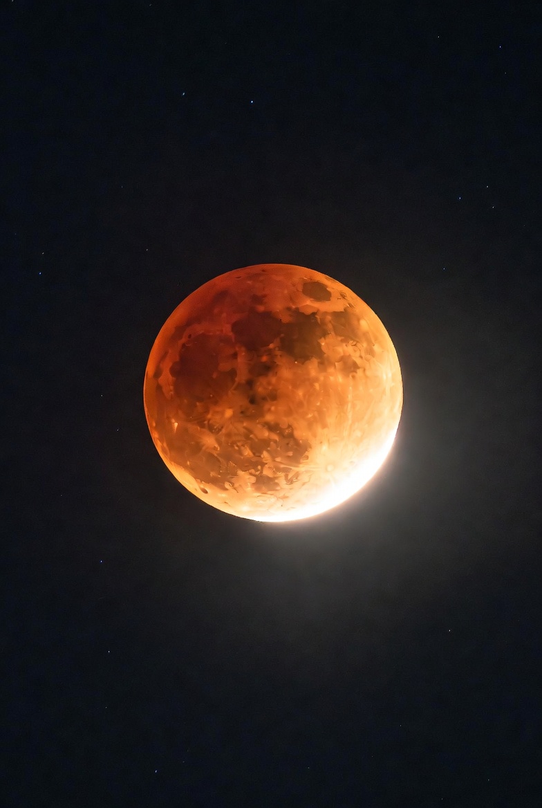 spark_vash's tweet photo. Joel 2:31: "The sun shall be turned into darkness, and the moon into blood, before the great and terrible day of the Lord comes."

Revelation 6:12: Describes the Moon becoming "as blood" during apocalyptic events (sixth seal).

HE is Coming! https://t.co/mrPUpwIIcK